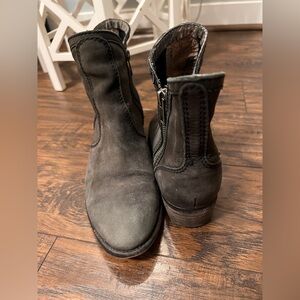 Seychelles - Lucky Penny Nubuck Low Heel Boot